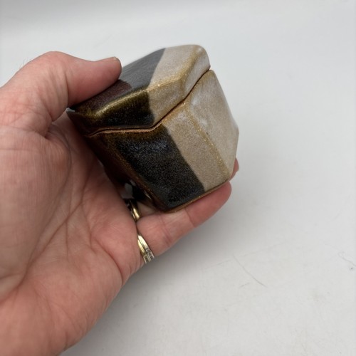 Studio Art Pottery Lidded Trinket Box Artist Signed ‘04 Vintage Small Ring Box - Picture 9 of 11