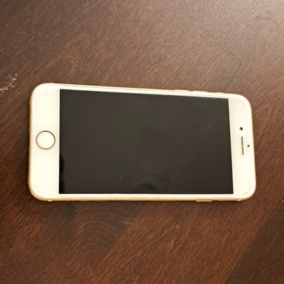 Apple iPhone 8   64GB   Gold   Carrier Unlocked