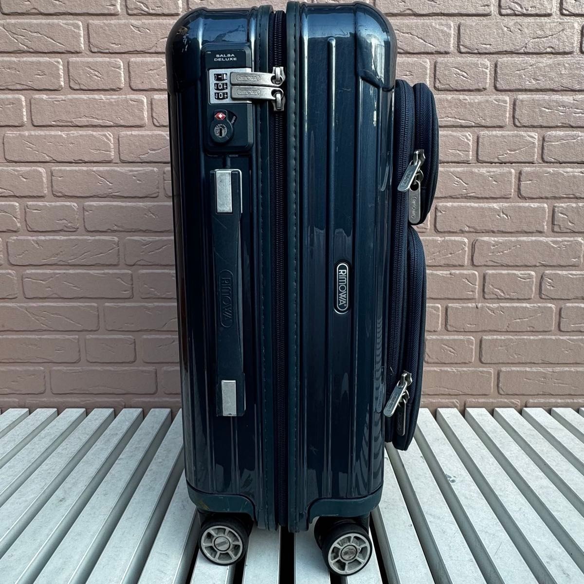 Rimowa Salsa Deluxe Hybrid 31L Black 4-wheels Carry Case Suitcase