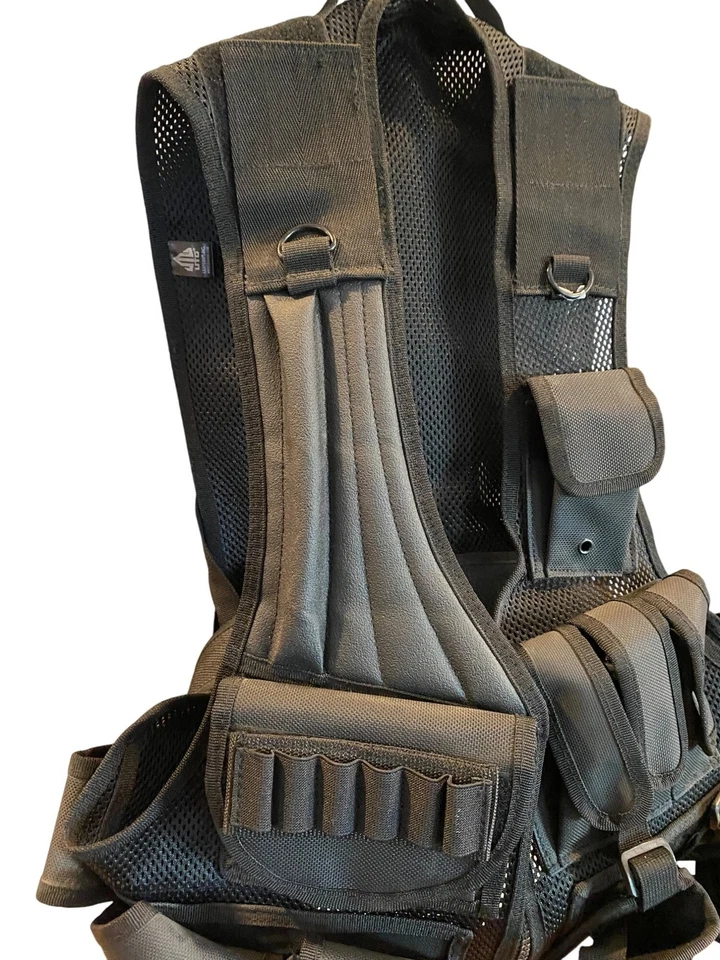 Tactical Vest Black Adjustable /Pockets & Holsters "New no Tags  UTG Leapers 547 - Image 3 of 4
