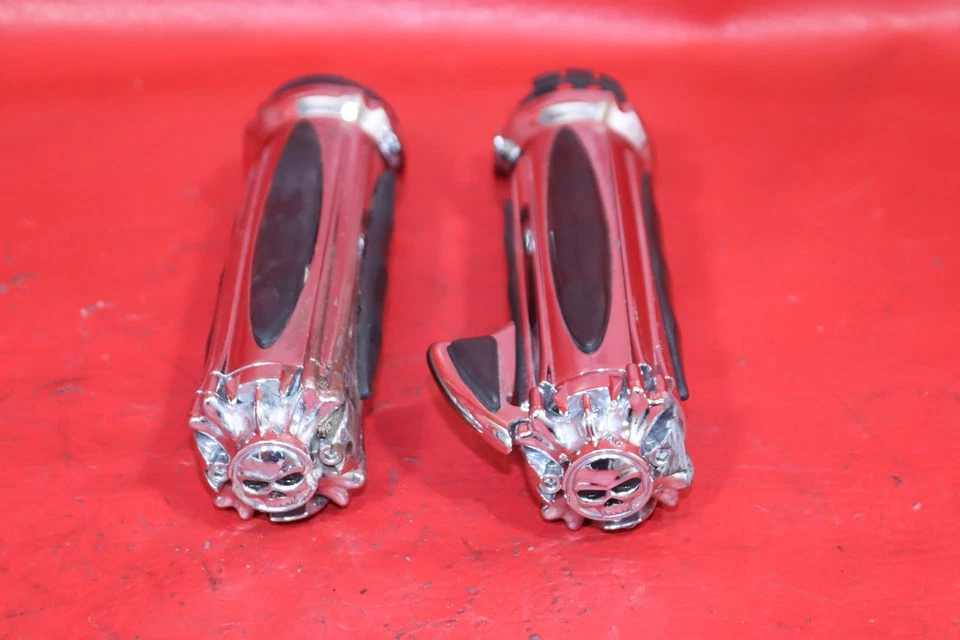 2007 HARLEY-DAVIDSON DYNA LOW RIDER FXDL RIGHT LEFT HANDLEBAR GRIPS GRIP SET - Image 2 of 4