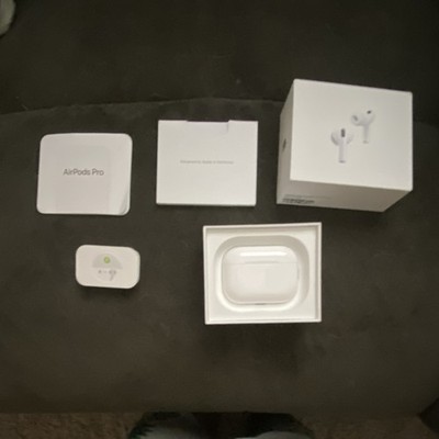 Apple AirPods Pro Wireless Bluetooth Earbuds White with Charging Case