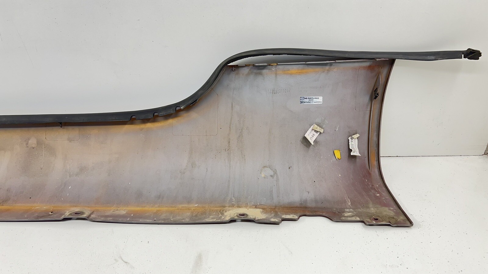07-09 ASTON MARTIN VANTAGE RIGHT SIDE SKIRT ROCKER PANEL COVER MERLOT RED OEM