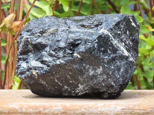 Pieza de cristal de turmalina negra cruda y áspera 505 gramos de la India mineral natural - Imagen 11 de 23