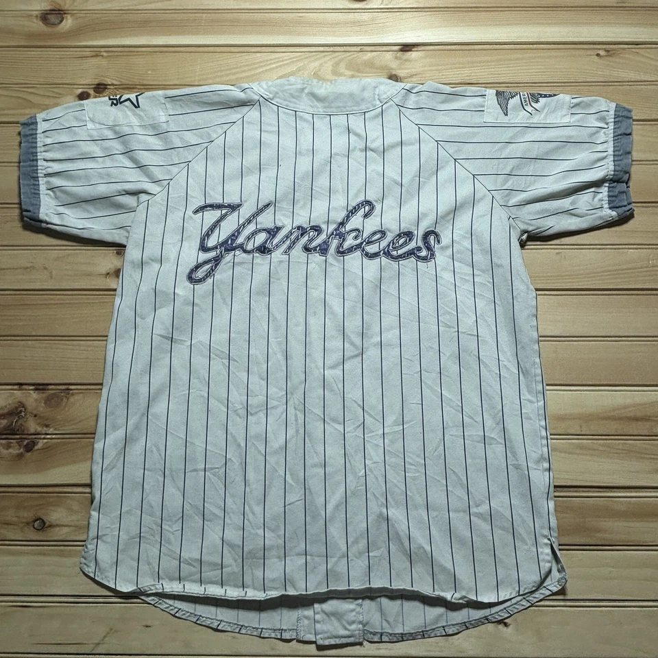 Camiseta de béisbol blanca a rayas prendedor de iniciación vintage de los New York Yankees talla grande Foto 2 de 4