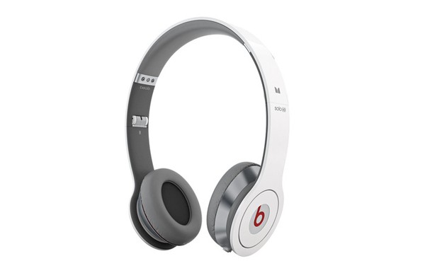 Difference between Beats Studio 2 and Beats Studio 3 | Difference Between