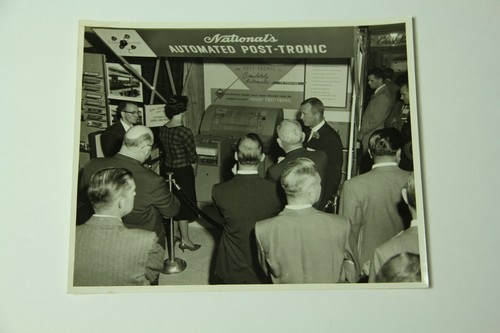 c 1962 Computer Trade Show Photo National Cash Register NCR 10" x 8" - 第 1/5 張圖片