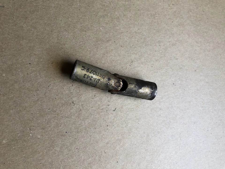 Universal Joint 0411079-C  Cessna 172 Aircraft Apex Dayton - Image 2 of 4