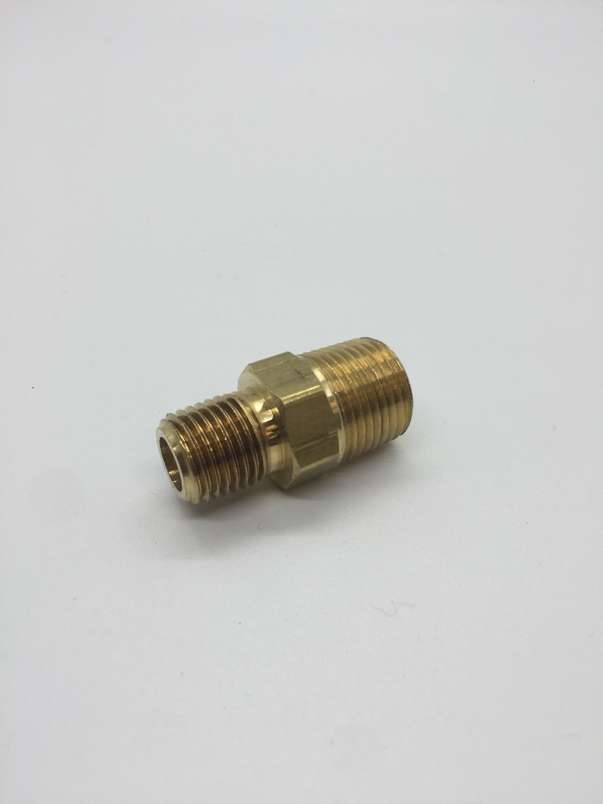 Male Brass Hex Reducing Nipple, 1/4 NPT x 3/8 NPT (3325X6X4)