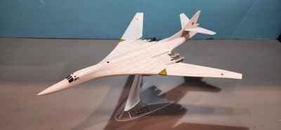 RUSSIAN A/F  TU-160 ''BLACKJACK'' 1:200 SCALE METAL MODEL W/GEAR & STAND
