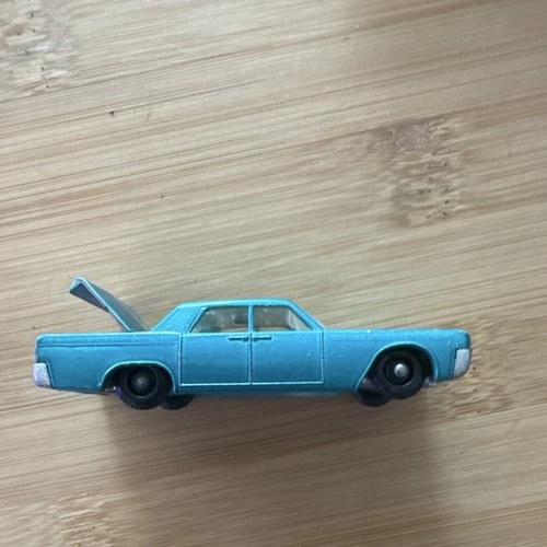 Lesney Matchbox Series No 31 Lincoln Continental Blue Diecast Car Model