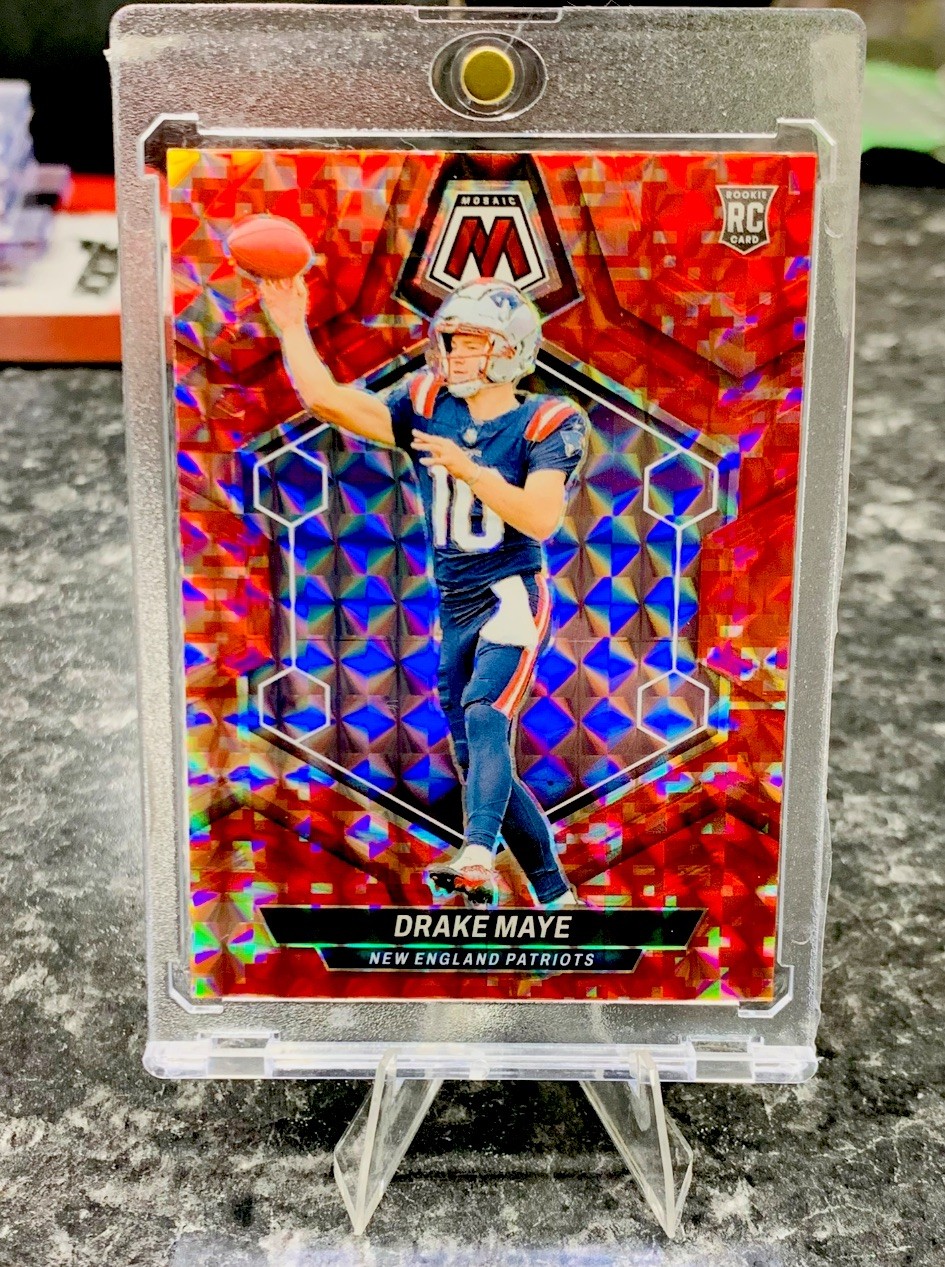 2024 Panini Mosaic Rookies Drake Maye New England Patriots 303 Red Camo Prizm RC
