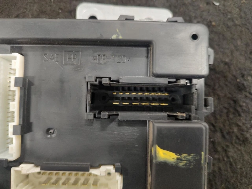 Chassi ECM controle de corpo BCM sem porta elevatória elétrica compatível com 09-12 ARMADA 461279 - Imagem 3 de 4