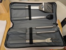 Le Creuset Set Of 4 Stainless Steel BBQ Tools And Carry Bag (RRP £129)