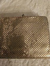Vintage Whiting and Davis Gold Tone Mesh Billfold Women's Wallet Kiss Closure