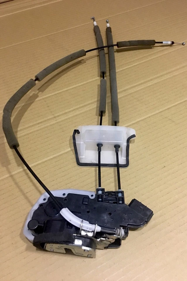 GARANTIA VITALÍCIA 2007 - 15 Infiniti G35 G37 G25 Q40 Atuador de Fechadura de Porta FRENTE DIREITA - Imagem 2 de 4