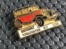 PINS PIN BADGE CAR RENAULT VIVAQUATRE G7 1933