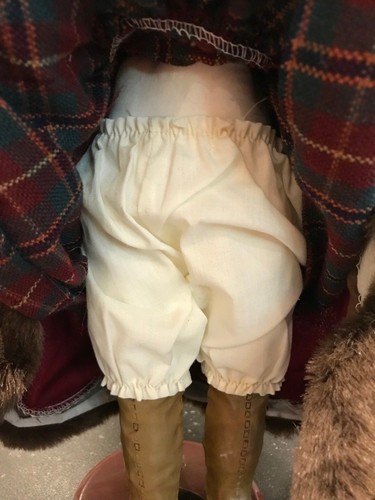 Boyds LARA Porcelain Doll with Polar Bear 1998 16 inch Nr C246/600 Retired - Picture 12 of 12