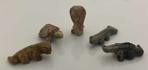 Paquete de 5 Estatuillas de Piedra Tallada a Mano Animal Buena Suerte Gato Delfín Perro Lindo Insecto - Imagen 18 de 20