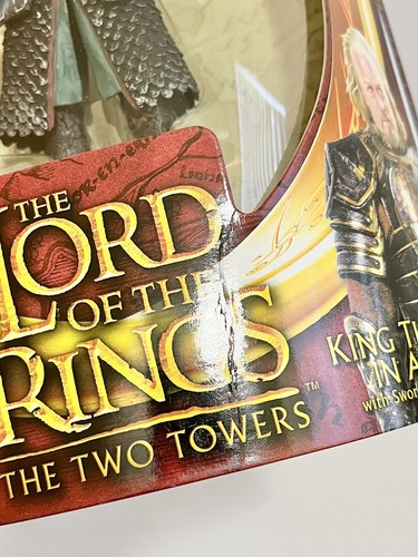 King Theoden In Armor Sword Figura Signore Degli Anelli Due Torri ToyBiz 2002 Nuovo - Foto 8 di 9