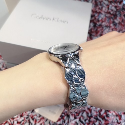Calvin Klein CK Ladies Snake pattern bracelet silver dial K6E23146 NEW IN BOX - Picture 4 of 8