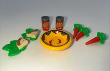 LEGO Minifigure Taco w/Lettuce Dinner Plate Yellow Platter Lunch Food hot pepper