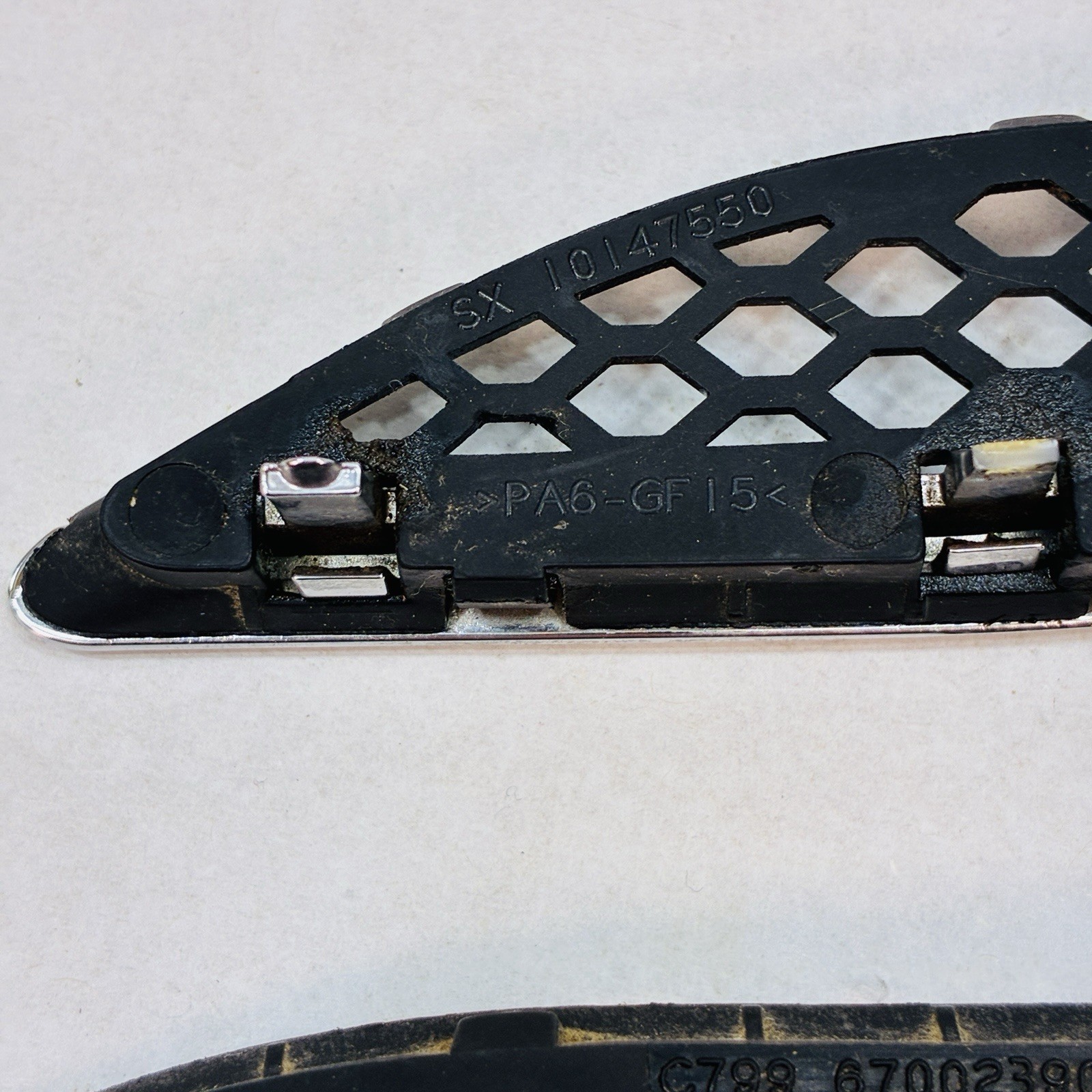 2014-2019 MASERATI GHIBLI SQ4 LEFT DRIVER FRONT FENDER VENT GRILL TRIM x3 OEM
