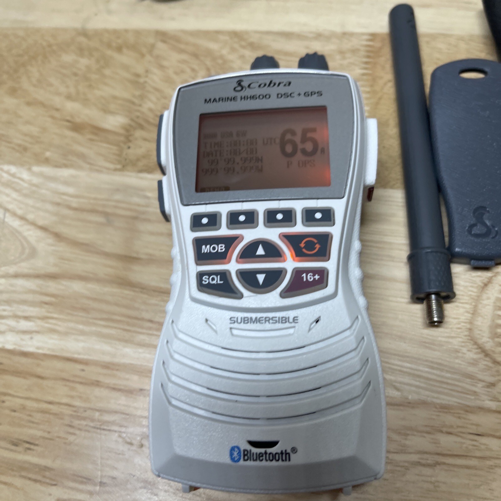 Cobra HH600 Marine VHF Radio Submersible Floating Emergency Bluetooth