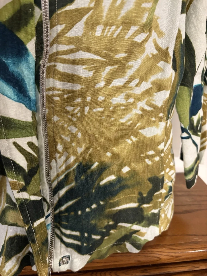 CHICO’s Women’s Tropical Print Zip Up 3/4 Sleeve Linen Light Jacket Size 8/10 - Image 4 of 4