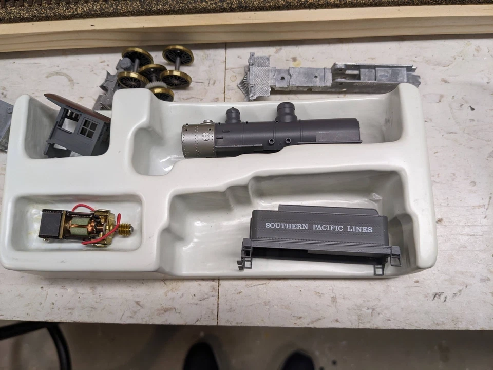 HO Roundhouse O.T. kit 493 2-6-0 mogul Southern Pacific - Image 2 of 4