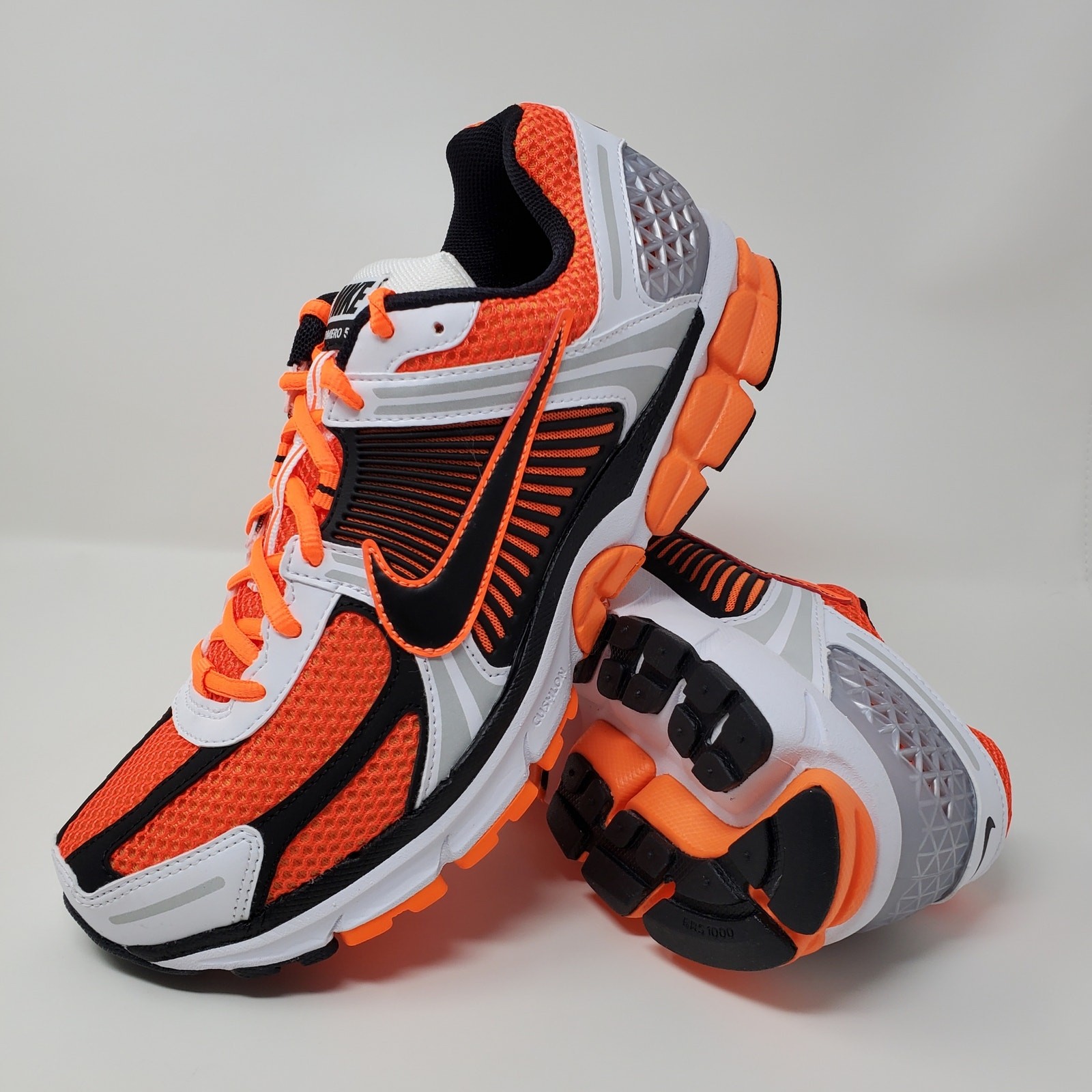 Nike Zoom Vomero 5 Orange Black White FB9149-800 Men's Size 10.5