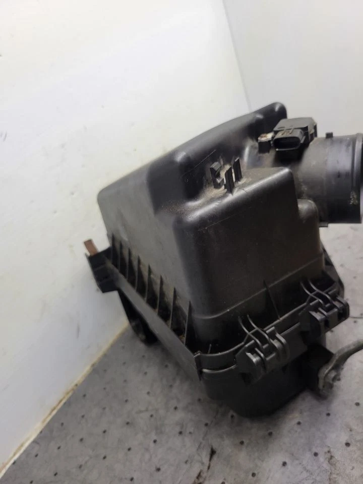 Air Cleaner 2.4L 2AZFE Engine Fits 09-13 MATRIX 1678741 - Image 2 of 4