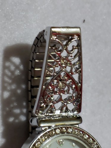 NEW - THE BRADFORD EXCHANGE LADIES WATCH - still has battery saver tab on it - Picture 12 of 16