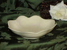 Lenox Saybrooke Collection Ivory 24k Gold Edge Scalloped Bowl 7 1/4" Vintage