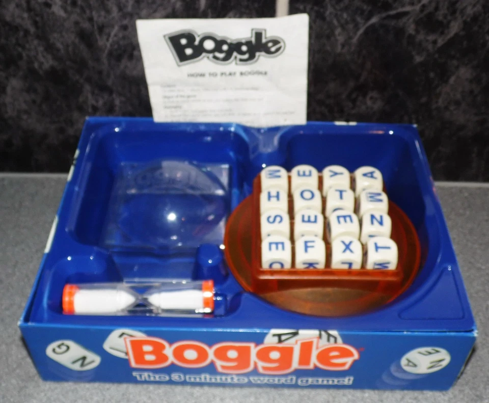 BOGGLE The 3 Minute Word Game! * 2000 Parker Games * Complete * - Image 2 of 4