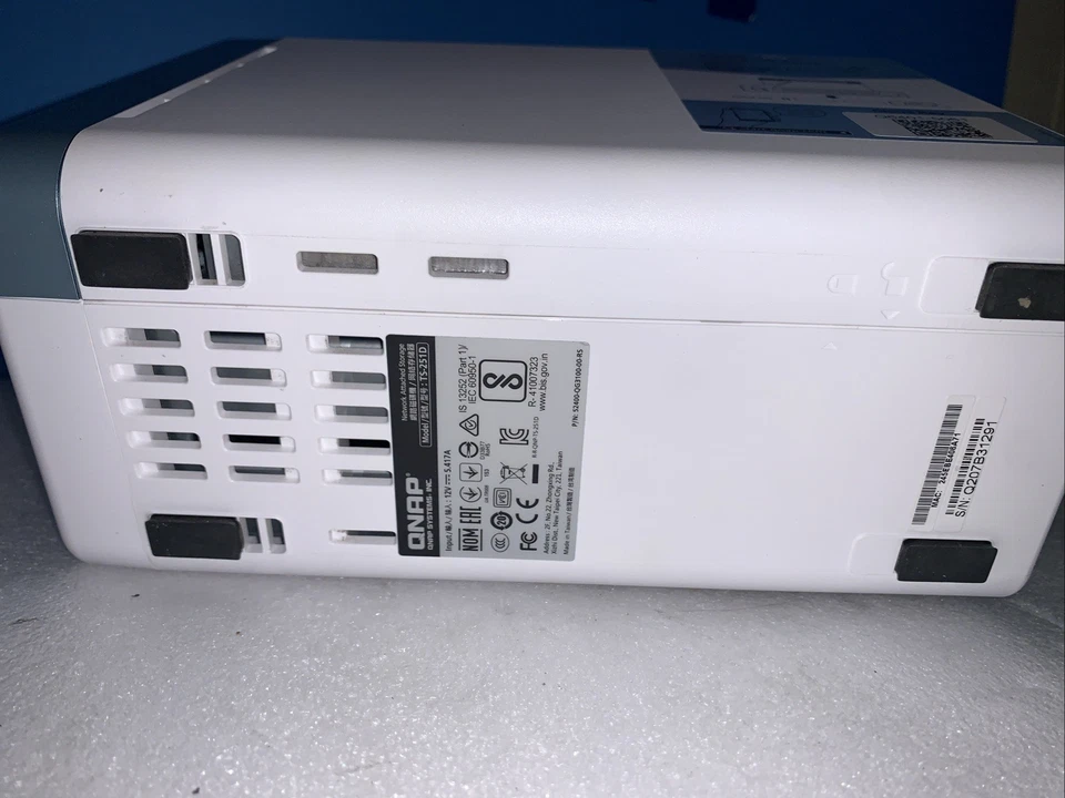 QNAP TS-251D 2-Bay NAS Intel J4025 CPU with 2 x 4TB (hard drive 10-20 days used) - Image 4 of 4