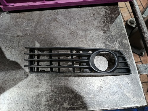 Luftgitter 8E0807682 Audi A4 8E 8H B6 Nebelscheinwerfer Blende Gitter Original