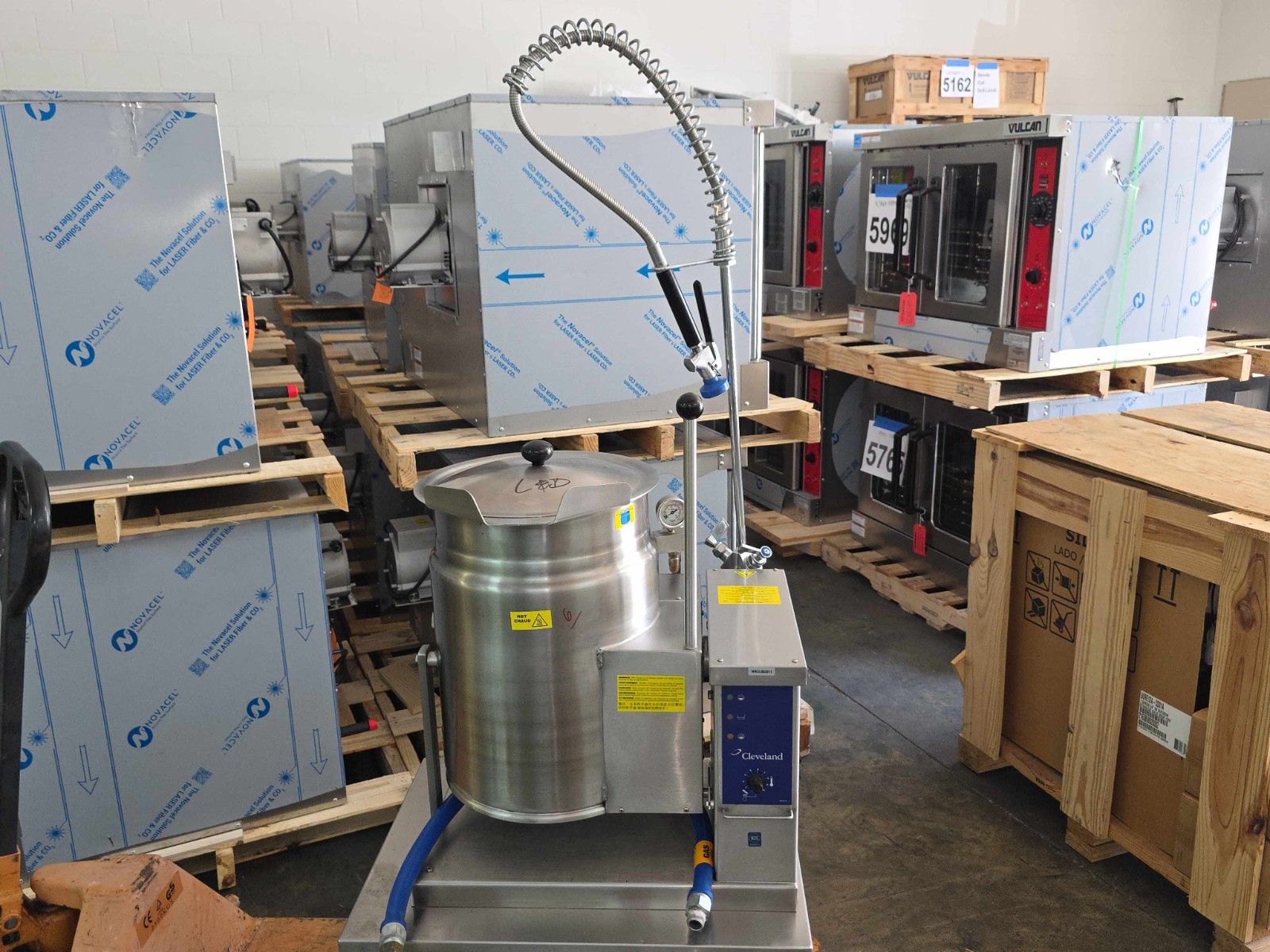 6004 New Test - Cleveland Gas Tilt Kettle 6 Gallon with Stand Faucet, KGT-6-T