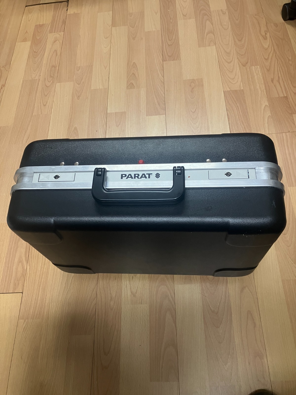PARAT HARD TOOL BOX approximate dimensions 18 x 12 x 7.5 inches with 2 keys.