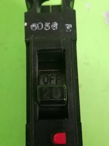 Disyuntor ITE/Siemens E41B020 tipo E4 1P 20A 277V. - Imagen 3 de 7