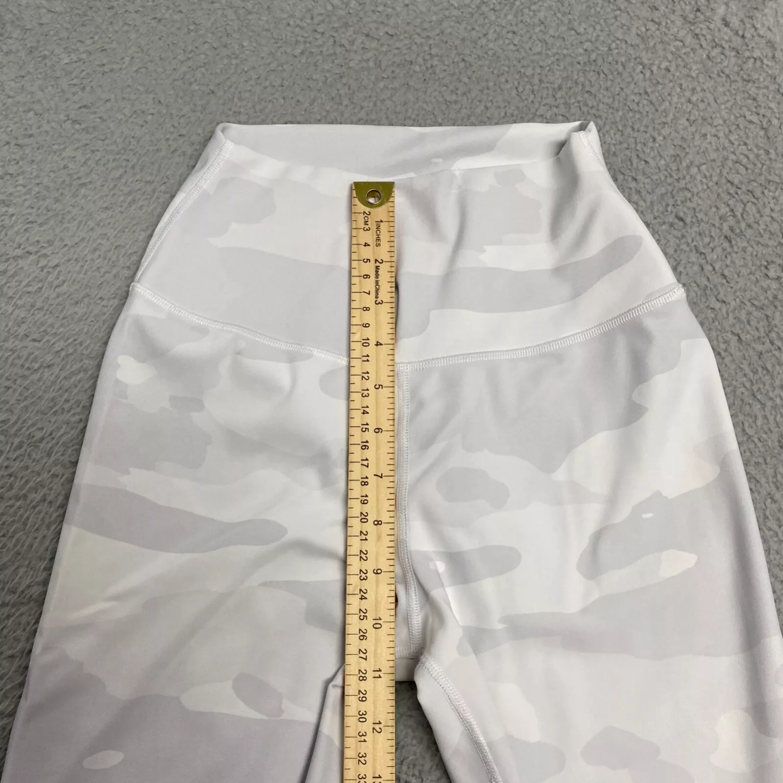 alo-yoga vapor high waisted camo gym full length leggings
