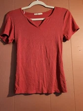 Active USA Maroon Short Sleeve Stretch V -Neck Cotton Ribbed  Top Size M