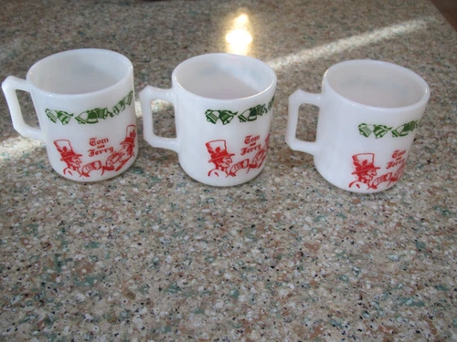 Vintage Hazel Atlas Tom & Jerry D handle milk glass mugs w Auld Lang Syne