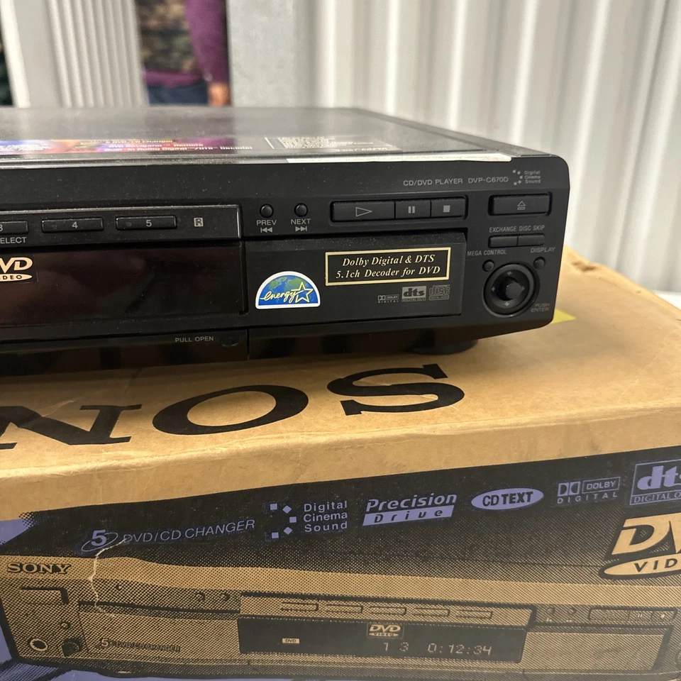 Cambiador de 5 discos Sony DVP-C670D - Reproductor de CD/DVD Foto 3 de 4