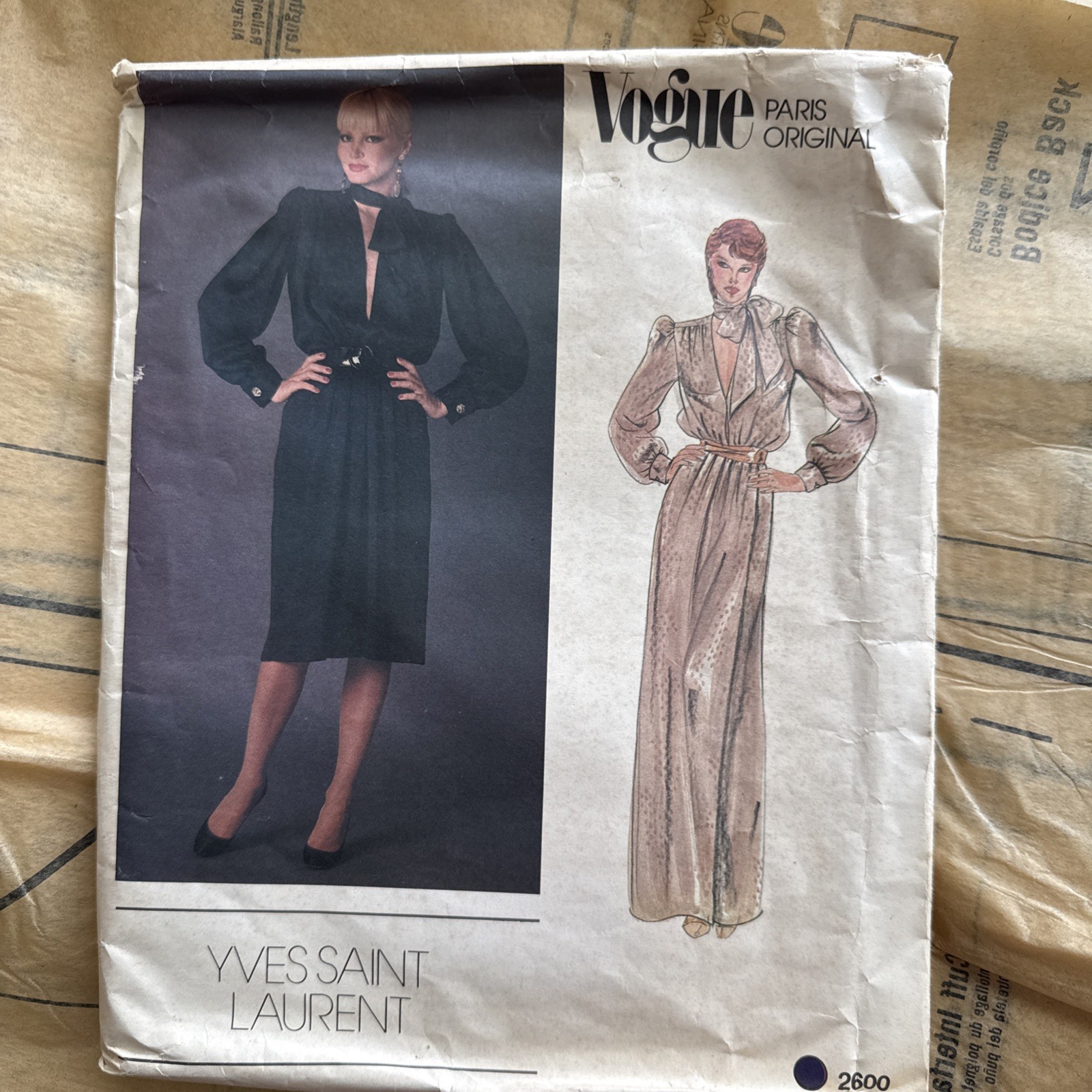 Abito Vogue Paris modello originale Yves Saint Laurent 2600 non tagliato manica lunga