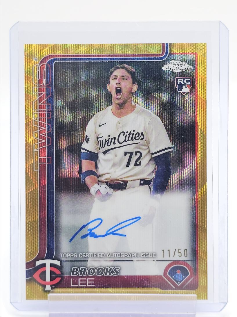 BROOKS LEE 2025 TOPPS CHROME ROOKIE GOLD WAVE TWINS RC AUTO /50 Q4920