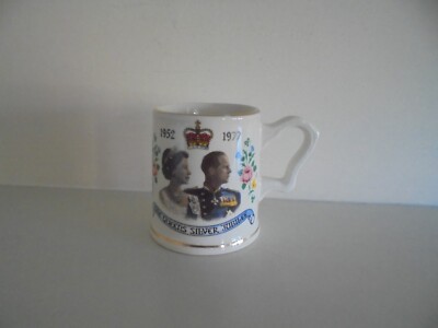 DAS SILBERNE JUBILÄUM DER KÖNIGIN - 1952 - 1977 - C.W. JENKINS - LESEN - KLEINE TASSE/BECHER