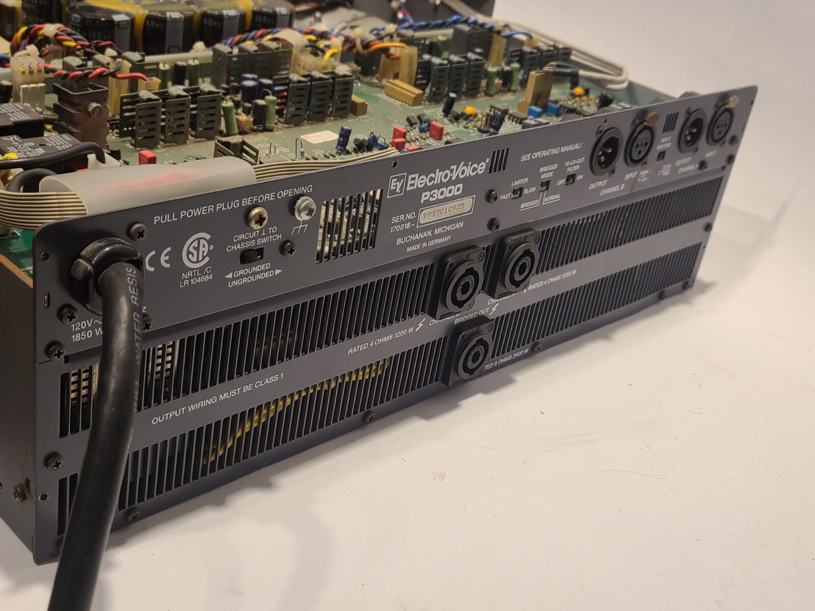 EV Electro Voice P3000 1500W X 2 Power Amplifier AS IS UNTESTED PARTS