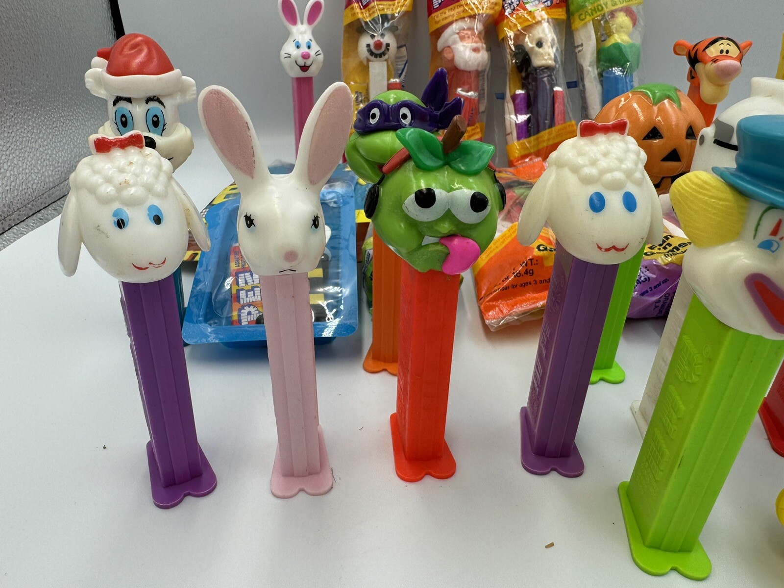 Vintage PEZ Lot 29 – Holiday, Star Wars, Spongebob, Cartoon Mix