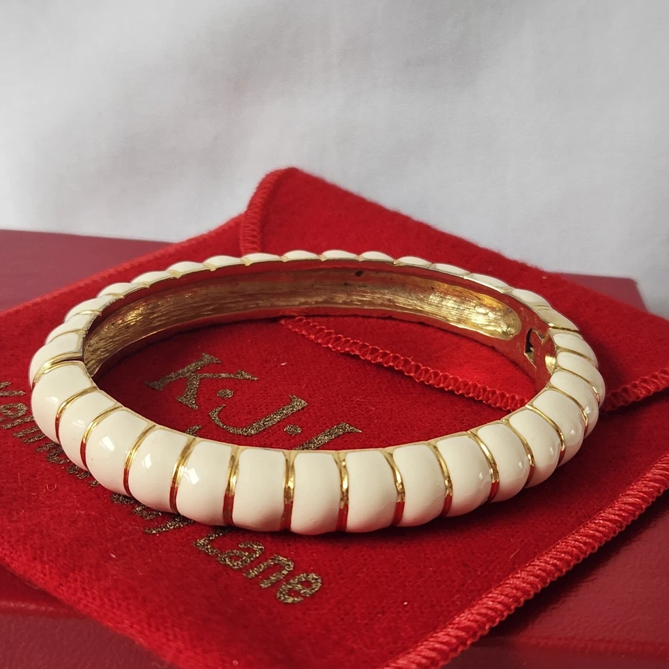 Браслет-манжета Kenneth Jay Lane KJL с белой эмалью золотистый на петлях (98) - Изображение 2 из 4